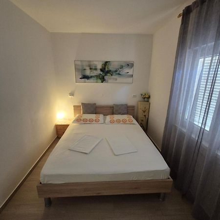 Apartman Davorka Karlobag Exteriér fotografie