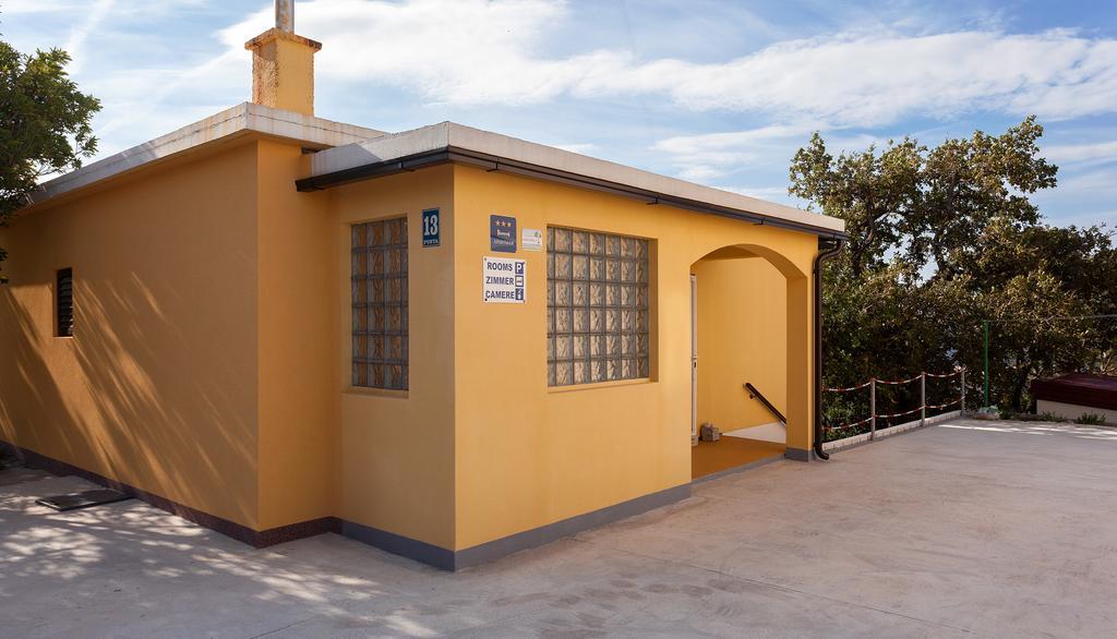 Apartman Davorka Karlobag Exteriér fotografie
